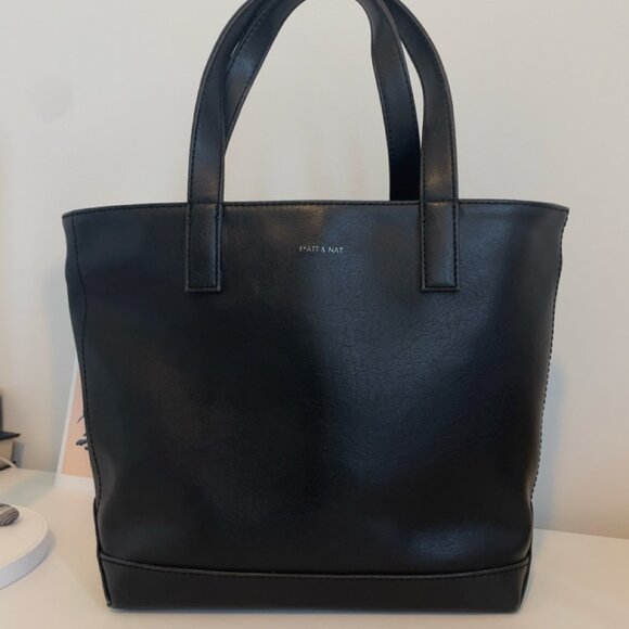 Matt & Nat Black Handbag - Picture 1 of 5